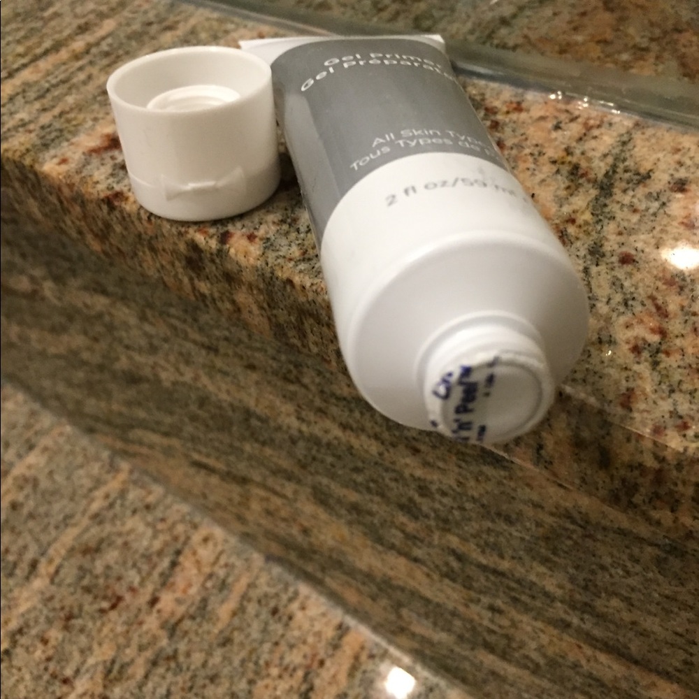 Sealed NuFace gel primer